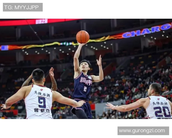 广州篮球队在世锦赛积分榜上以70分稳居第一名展现强劲实力 广州篮球队在世锦赛积分榜上以70分稳居第一名展现强劲实力