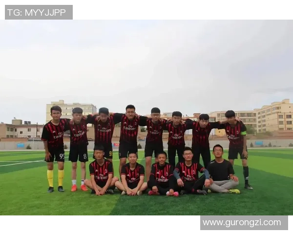 小小球场上的梦想追逐者儿童足球明星的励志成长故事 小小球场上的梦想追逐者儿童足球明星的励志成长故事