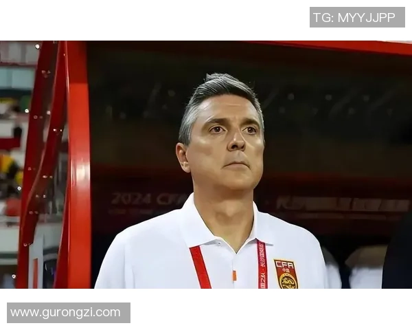 昔日足球明星重返赛场再展风采引发球迷热议与期待