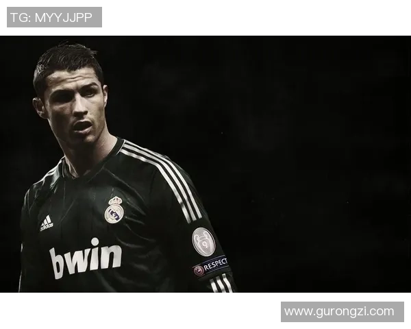 欧美足球明星羽绒马甲时尚潮流解析与搭配技巧分享