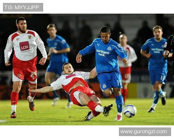 足球明星与其他明星的精彩互动瞬间揭秘与背后的故事分享 足球明星与其他明星的精彩互动瞬间揭秘与背后的故事分享